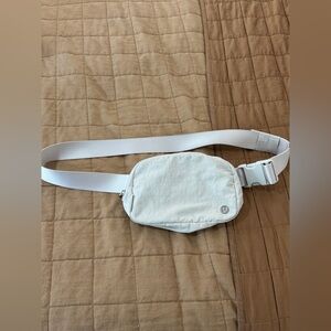 Lululemon everywhere belt bag white opal